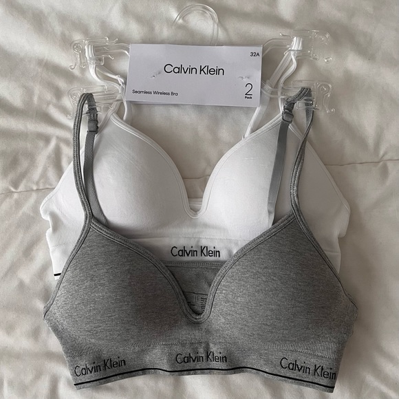 Calvin Klein Seamless Wireless Bra 32A NWOT - Picture 1 of 3